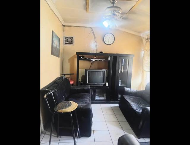 2 BEDROOM HOUSE FOR SALE IN EMDENI